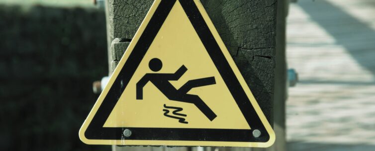 danger of slipping and injury, prevention of accidents at the workplace